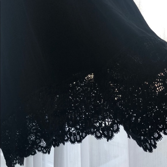 Black lace trim dress - Picture 3 of 4